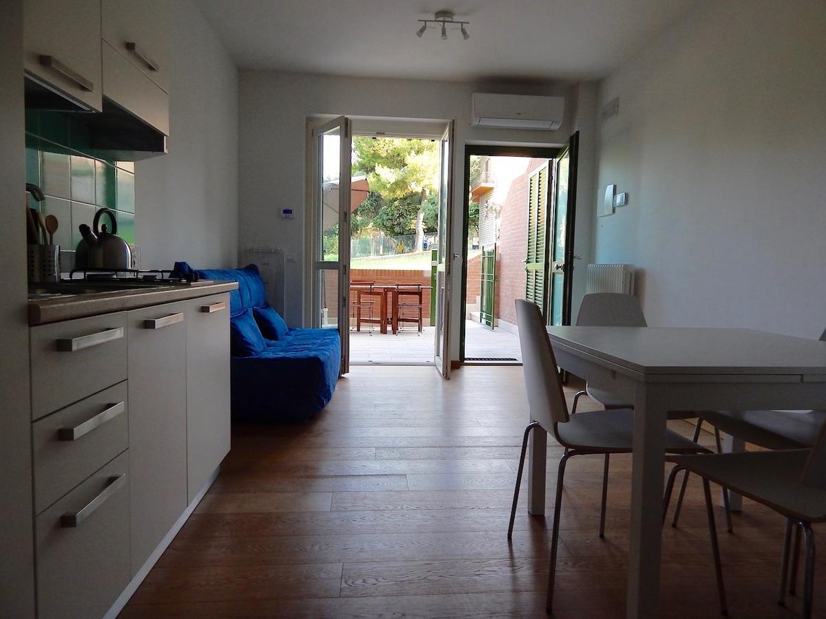 S127 - Sirolo, Nuovissimo Monolocale Con Terrazzo Apartment Bagian luar foto